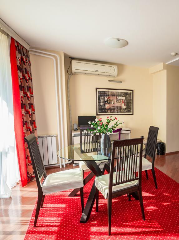 Pelister Skopje Bed & Breakfast Ruang foto